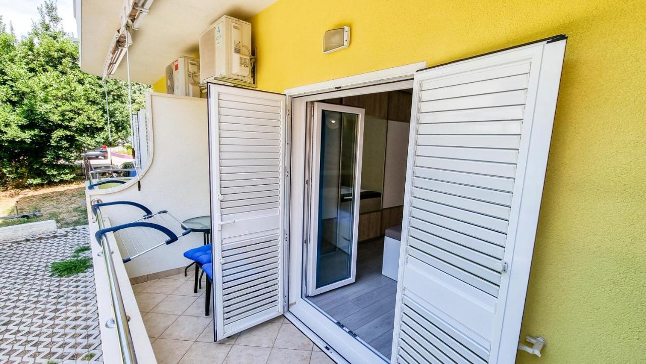 Deluxe Apartment F & M Tučepi Exterior foto